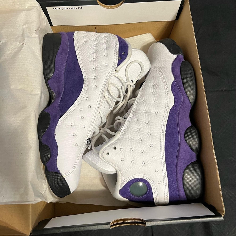 Retro 13 “Lakers”. Comes in og box. Slightly worn.. 9/10 cond.